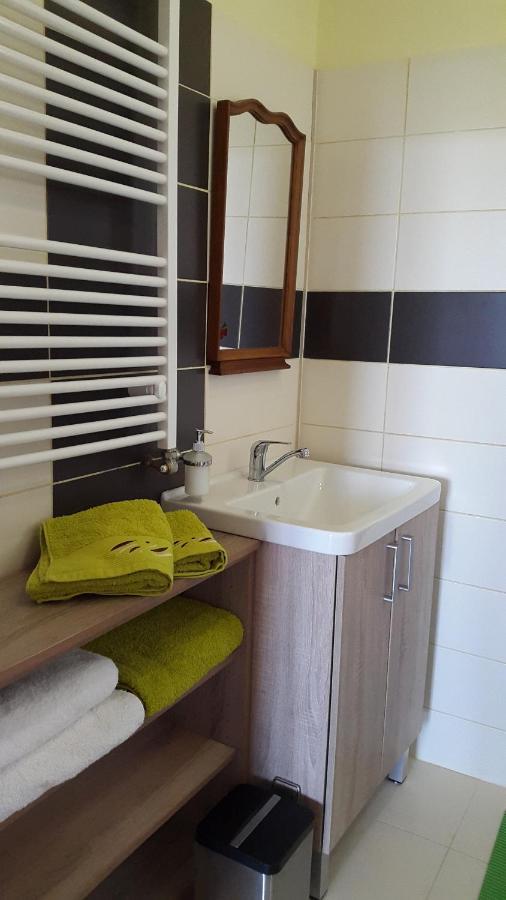 Apartman Ella - Tabor -Cz - U Stadionu Miru 1735 Εξωτερικό φωτογραφία